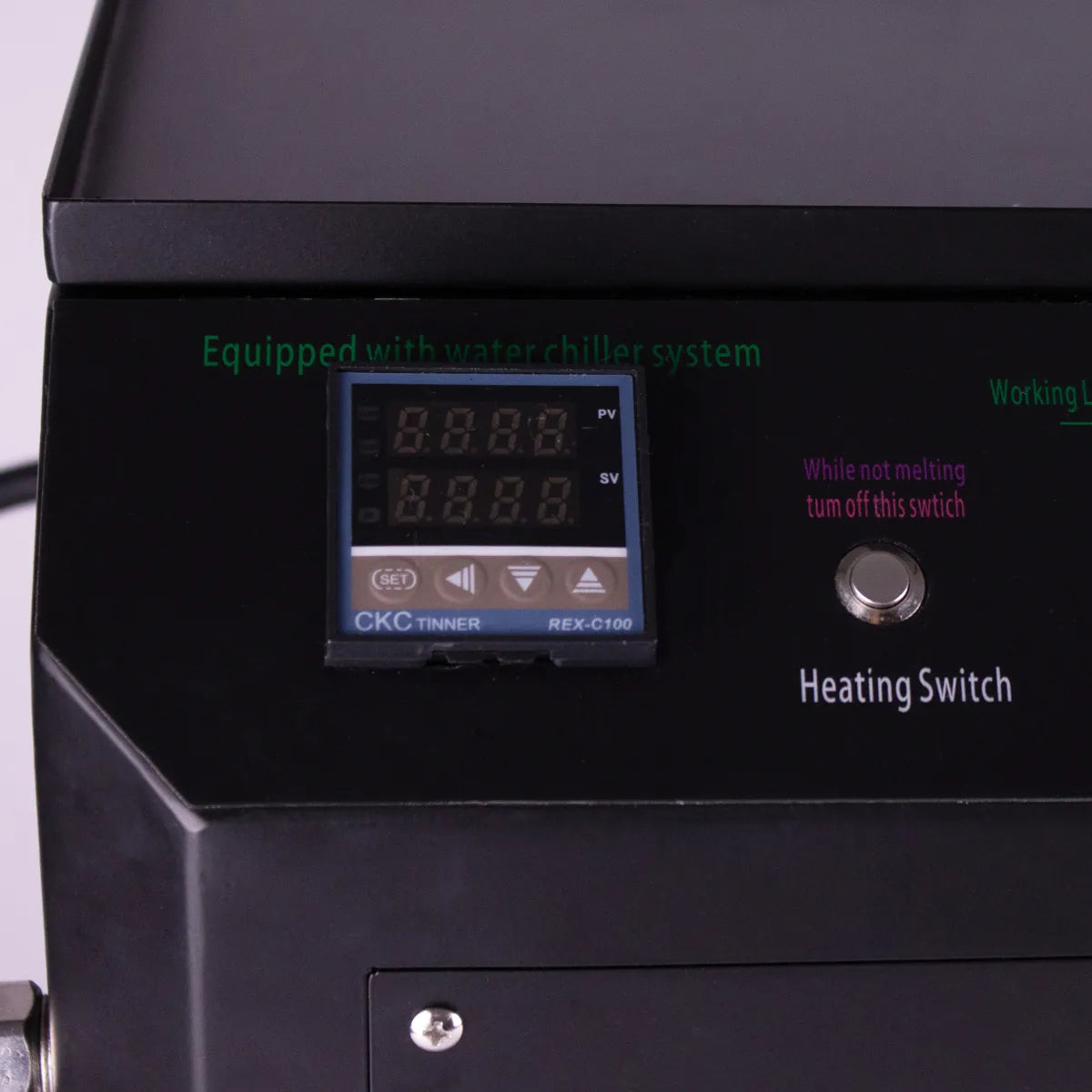 Forno de Indução com Resfriador de Água Interno e Controlador de Temperatura